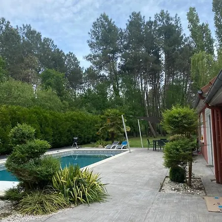 Privee Avec Piscine Proche Des 24 民宿 *